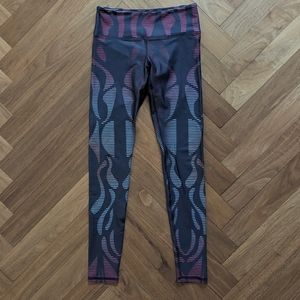 NOLI tribal design yoga workout leggings S black